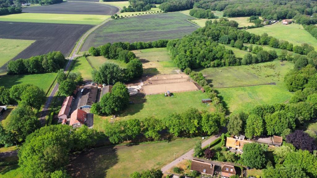 Отель Pipowagen Het Kasteel Дивер Экстерьер фото